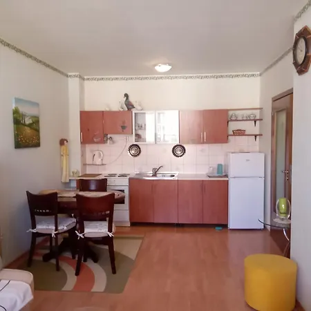 Апартаменти Splendid Sunny Seasons *