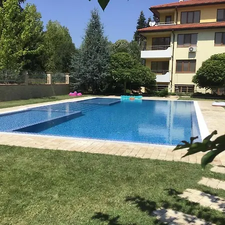 Splendid Sunny Seasons Апартаменти